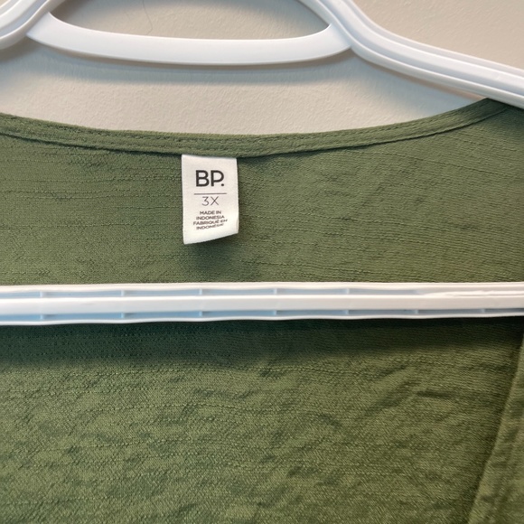 BP v-neck button down lightweight top - Picture 3 of 5